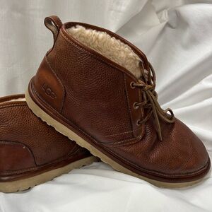 UGG Men's Brown Leather Boots Sz 12. Has some discoloring on one side as shown